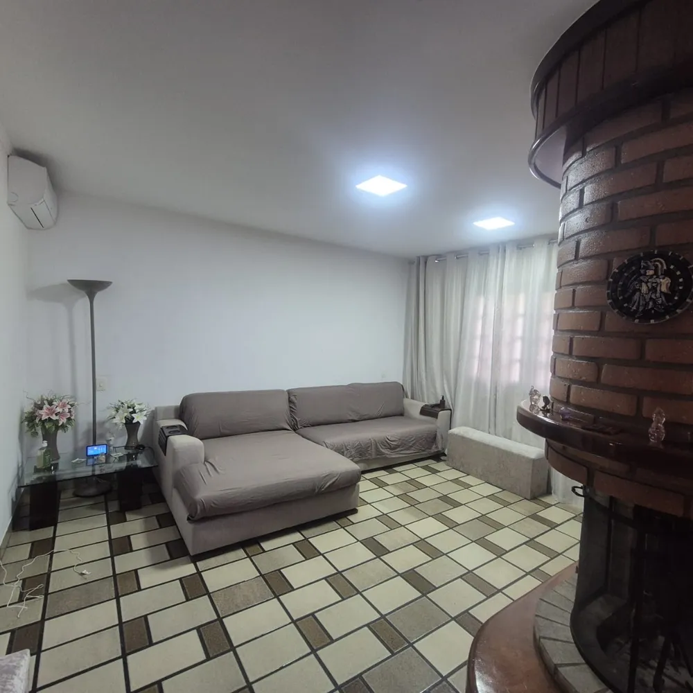 Casa, 3 quartos, 277 m² - Foto 1