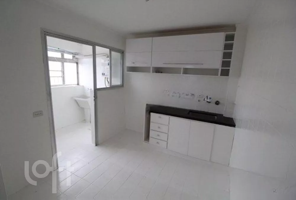 Apartamento à venda com 2 quartos, 70m² - Foto 4