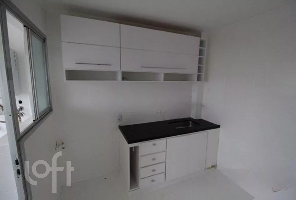 Apartamento à venda com 2 quartos, 70m² - Foto 3