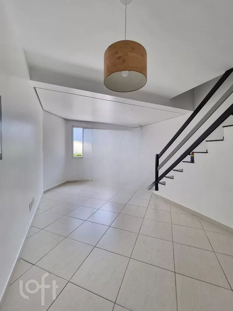 Casa de Condomínio à venda com 2 quartos, 150m² - Foto 1