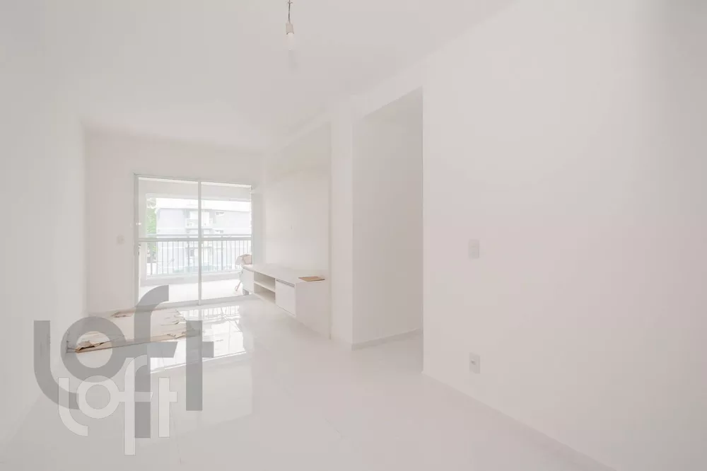 Apartamento à venda com 2 quartos, 67m² - Foto 1