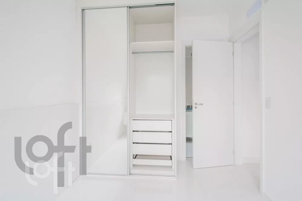 Apartamento à venda com 2 quartos, 67m² - Foto 2