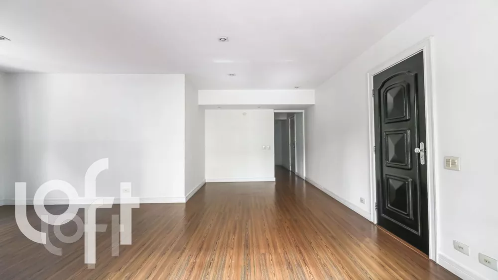 Apartamento à venda com 3 quartos, 130m² - Foto 1