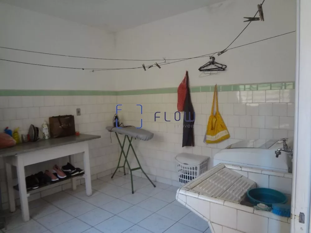 Casa à venda com 3 quartos, 300m² - Foto 11