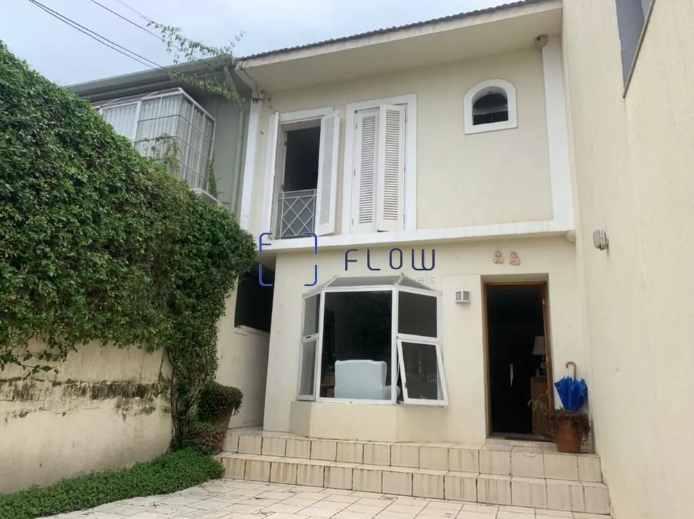 Casa à venda com 3 quartos, 168m² - Foto 1