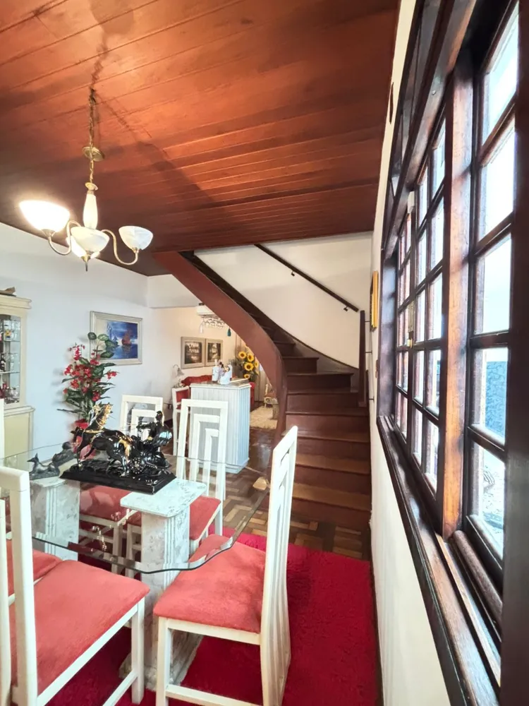Casa, 4 quartos, 167 m² - Foto 1