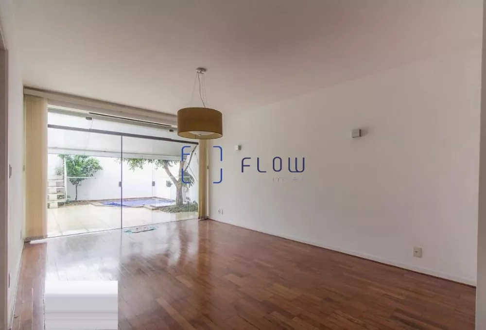 Casa à venda com 4 quartos, 270m² - Foto 4