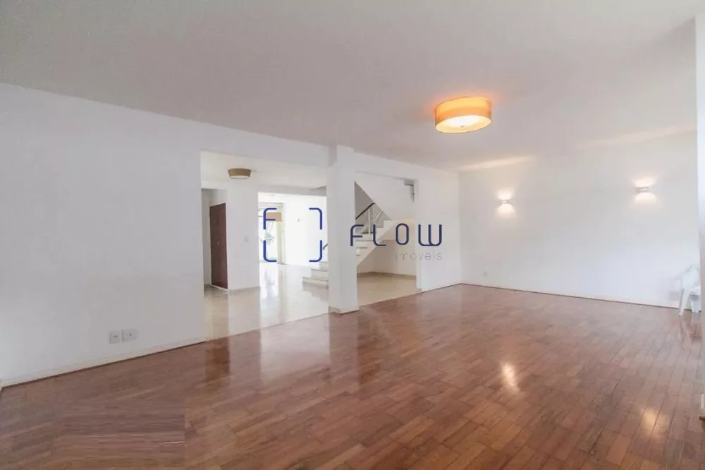 Casa à venda com 4 quartos, 270m² - Foto 1