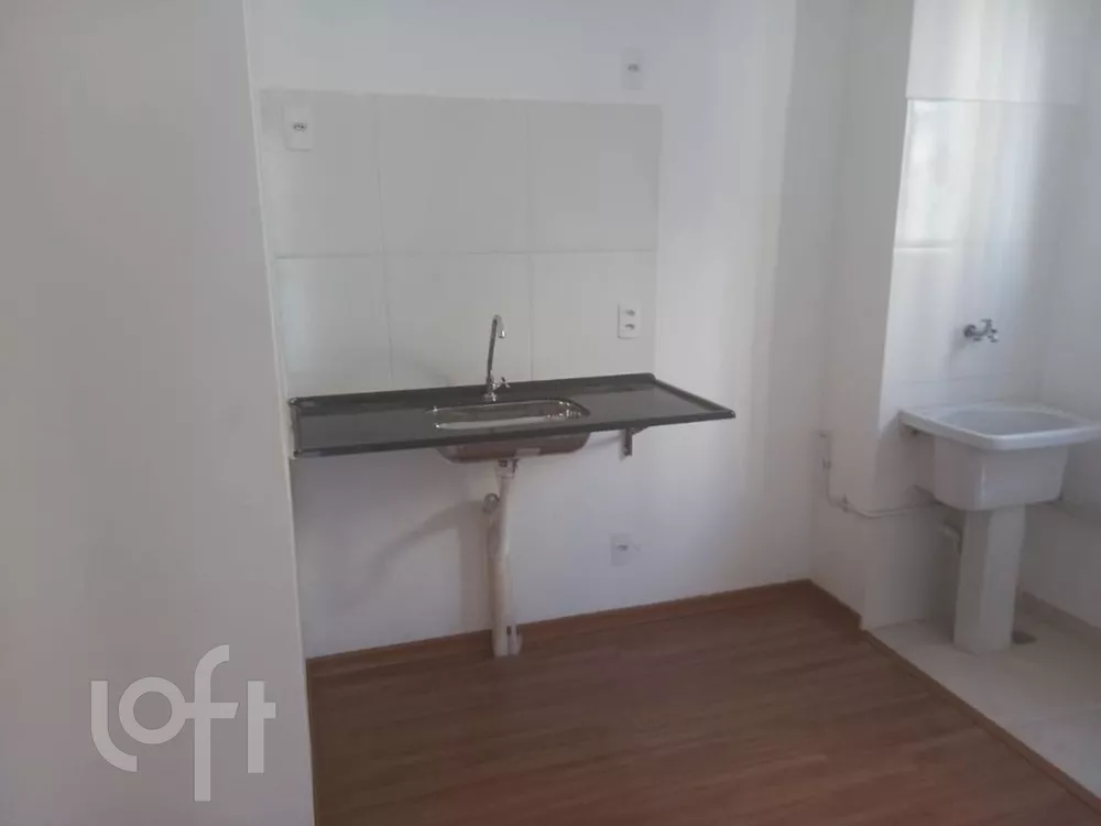 Apartamento à venda com 2 quartos, 37m² - Foto 2