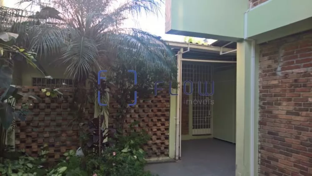 Casa para alugar com 8 quartos, 250m² - Foto 3