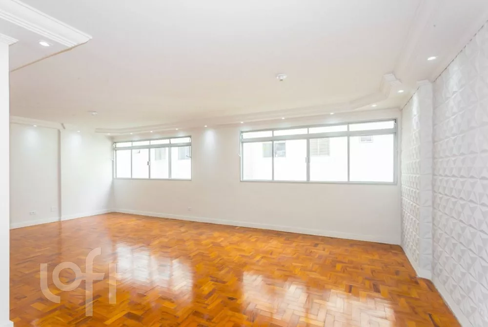 Apartamento à venda com 3 quartos, 160m² - Foto 1