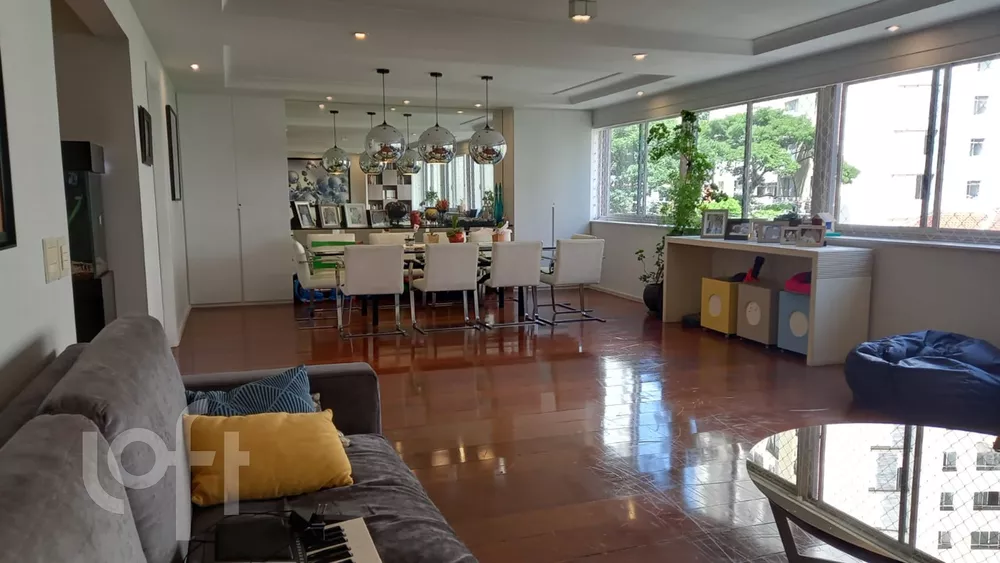 Apartamento à venda com 4 quartos, 234m² - Foto 1