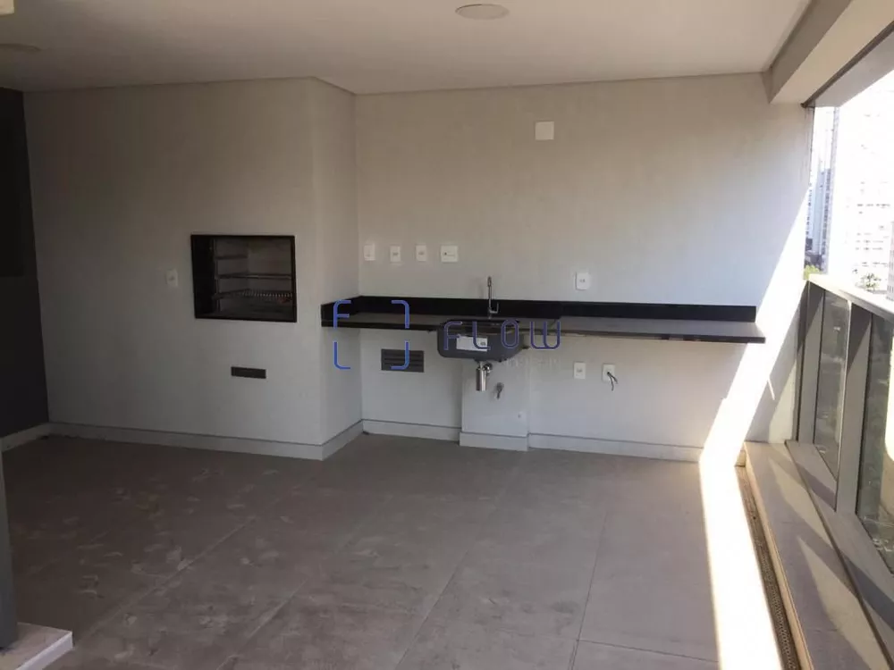 Apartamento à venda com 3 quartos, 197m² - Foto 2