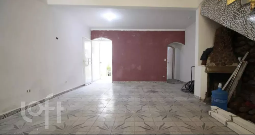 Casa à venda com 3 quartos, 230m² - Foto 1