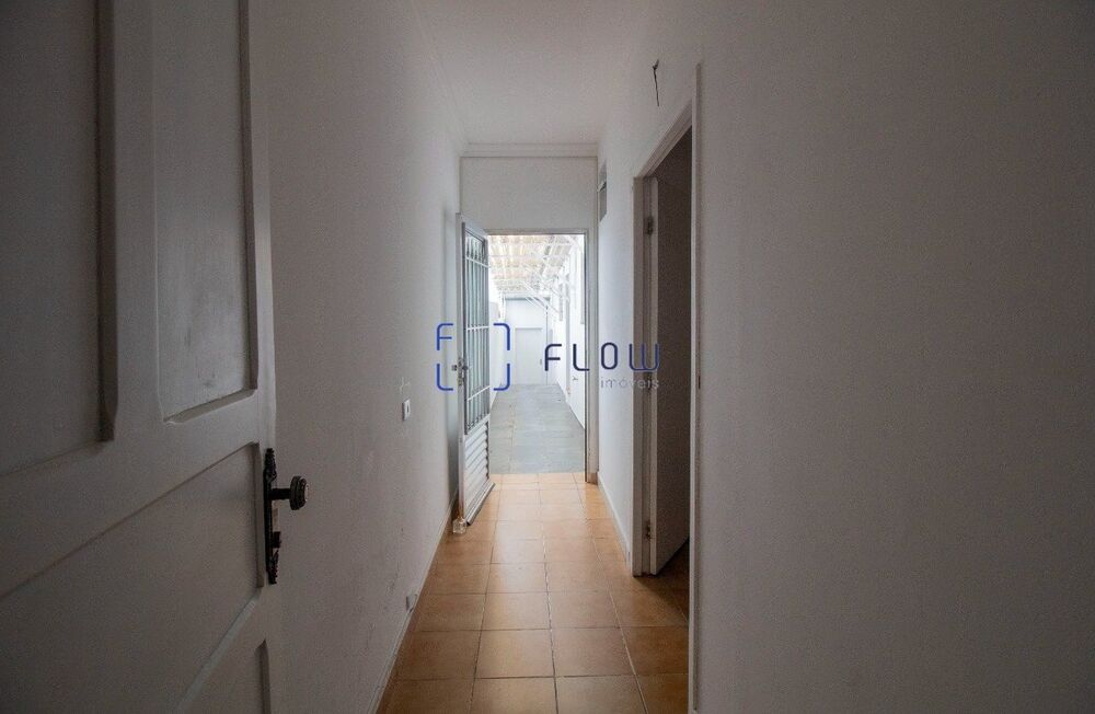 Casa para alugar com 6 quartos, 140m² - Foto 5