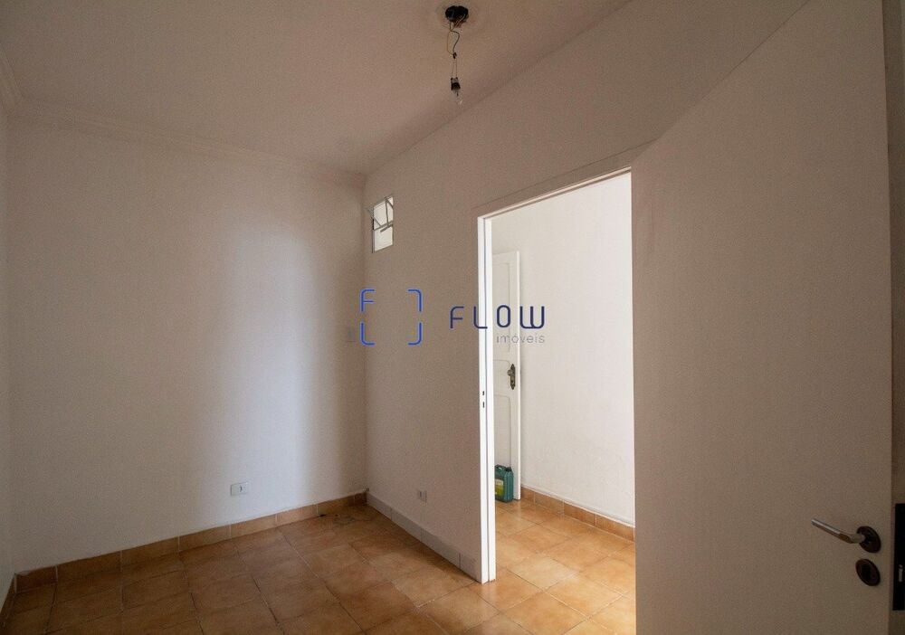 Casa para alugar com 6 quartos, 140m² - Foto 8