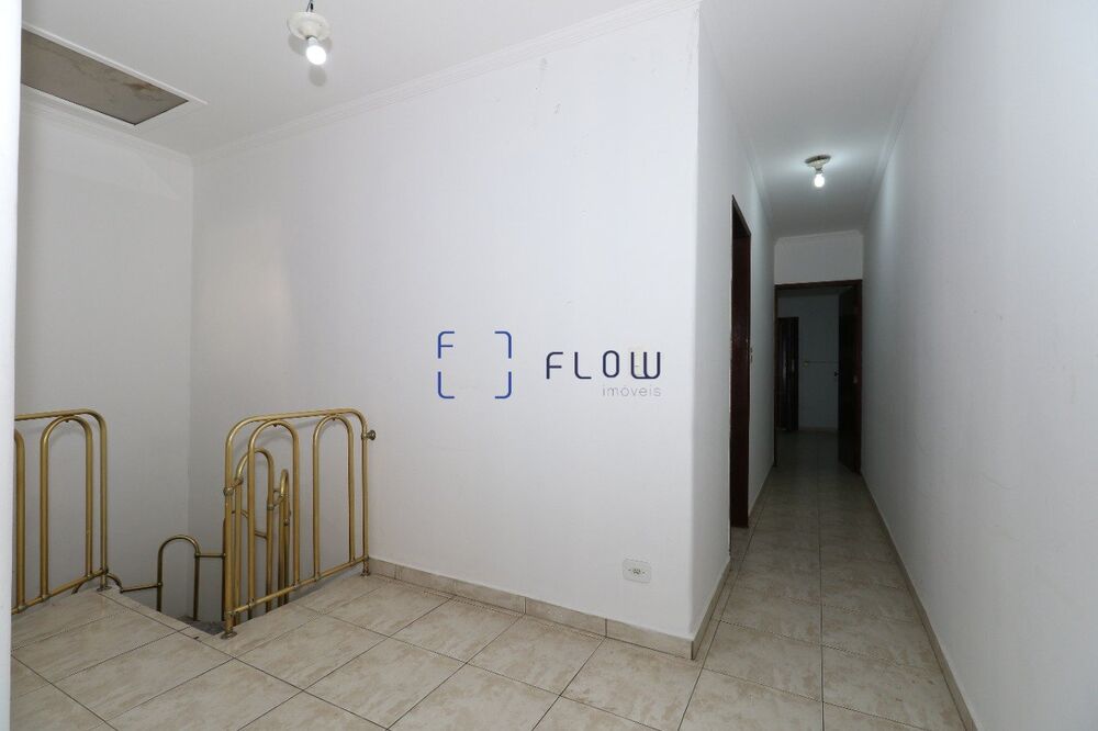 Casa à venda e aluguel com 5 quartos, 211m² - Foto 4