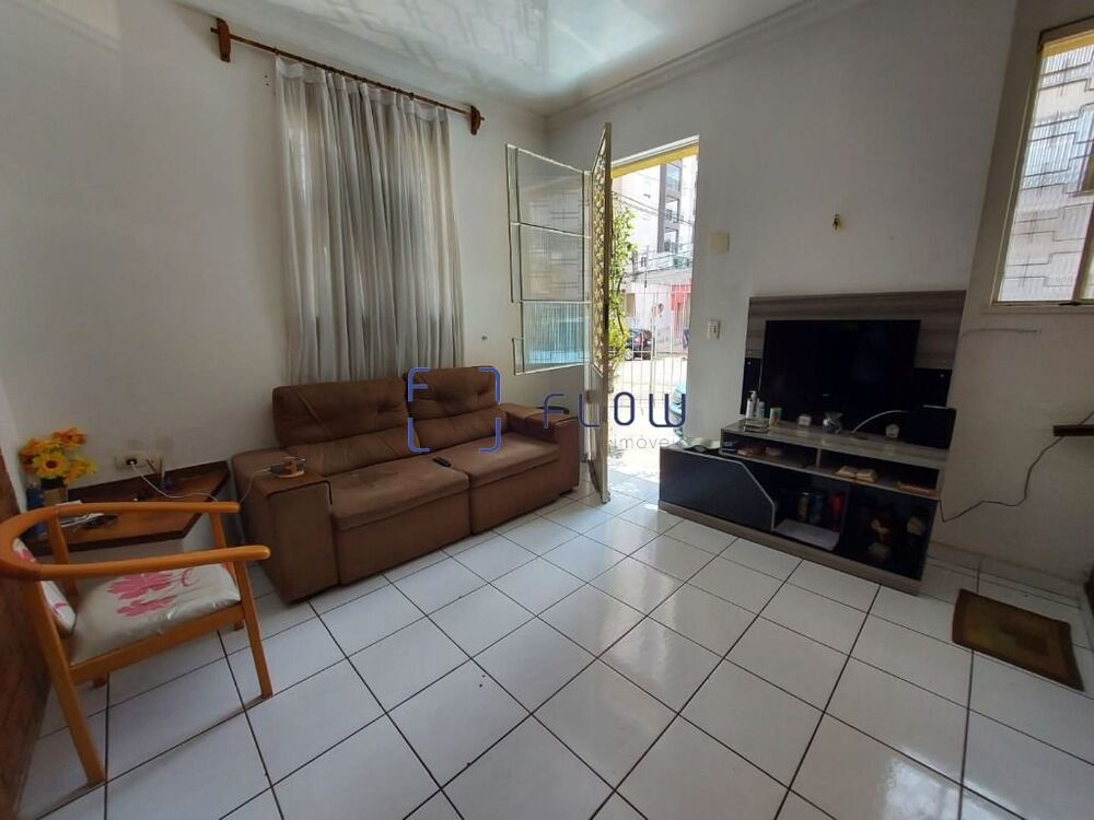 Casa à venda com 4 quartos, 220m² - Foto 1
