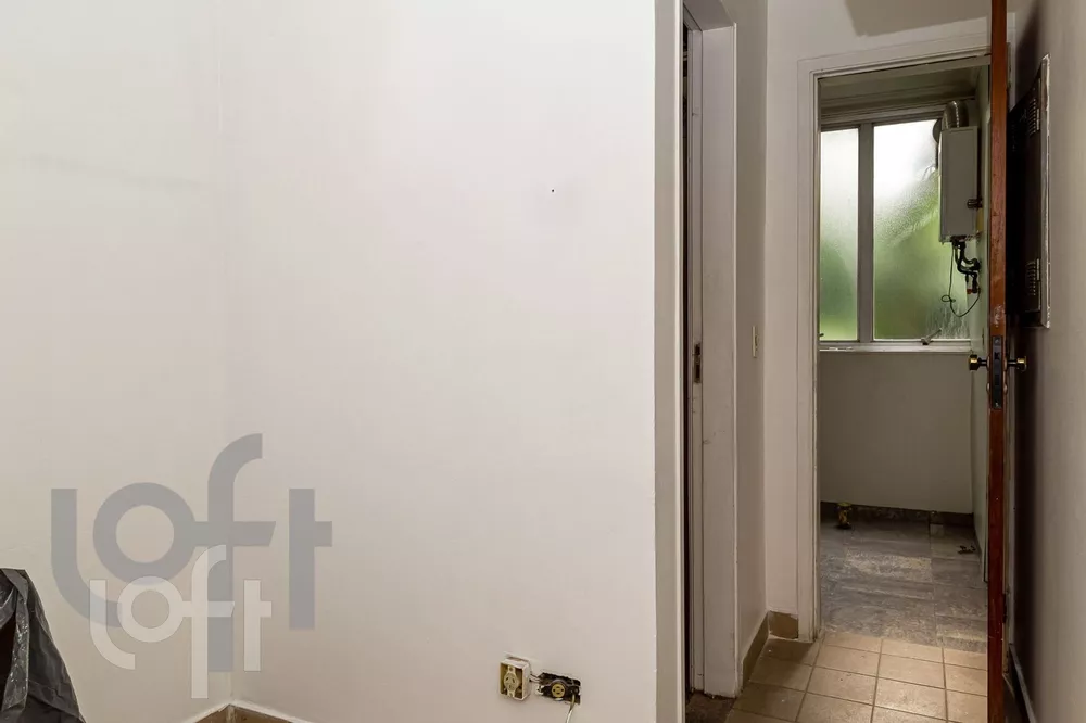 Apartamento à venda com 3 quartos, 180m² - Foto 2