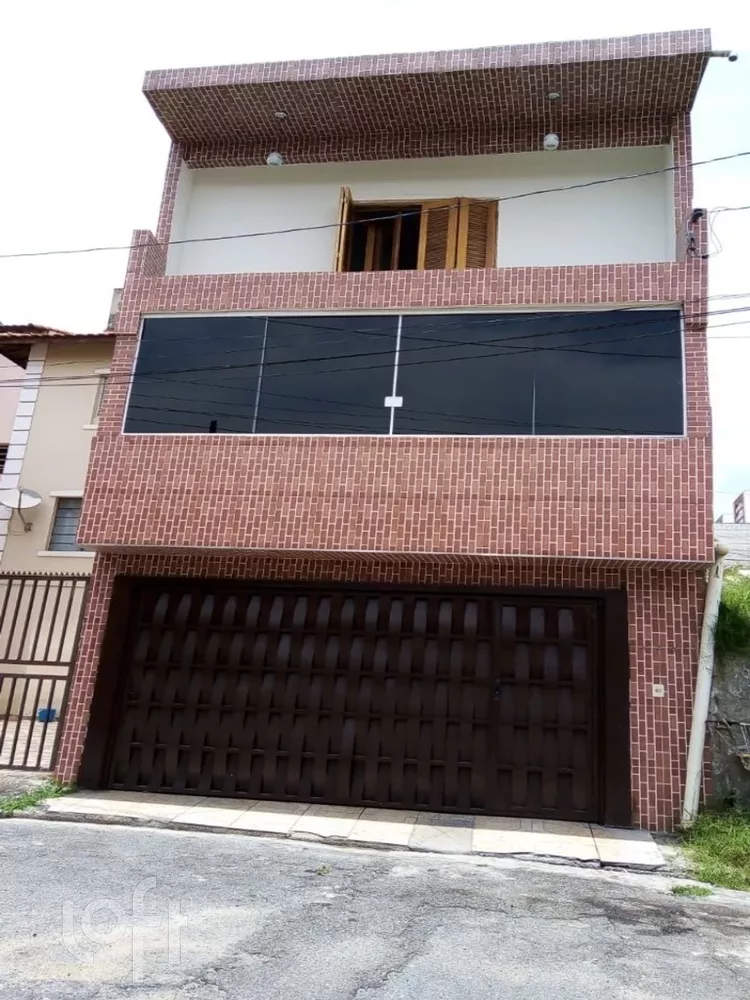 Casa à venda com 3 quartos, 150m² - Foto 1