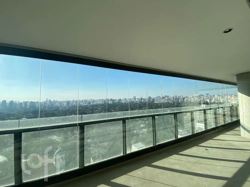 Apartamento à venda com 3 quartos, 288m² - Foto 2