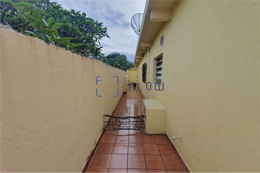 Casa à venda com 3 quartos, 150m² - Foto 11