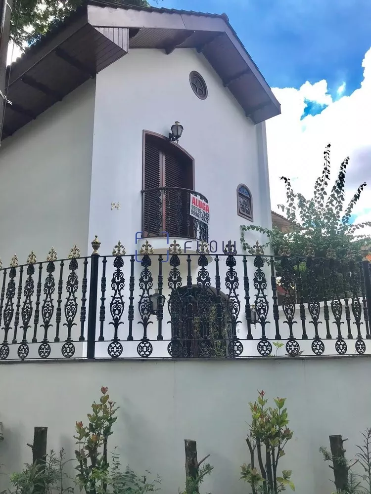 Casa de Condomínio à venda e aluguel com 3 quartos, 186m² - Foto 1