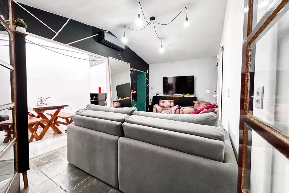 Casa, 4 quartos, 196 m² - Foto 1