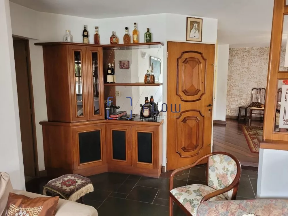 Apartamento à venda com 3 quartos, 160m² - Foto 2