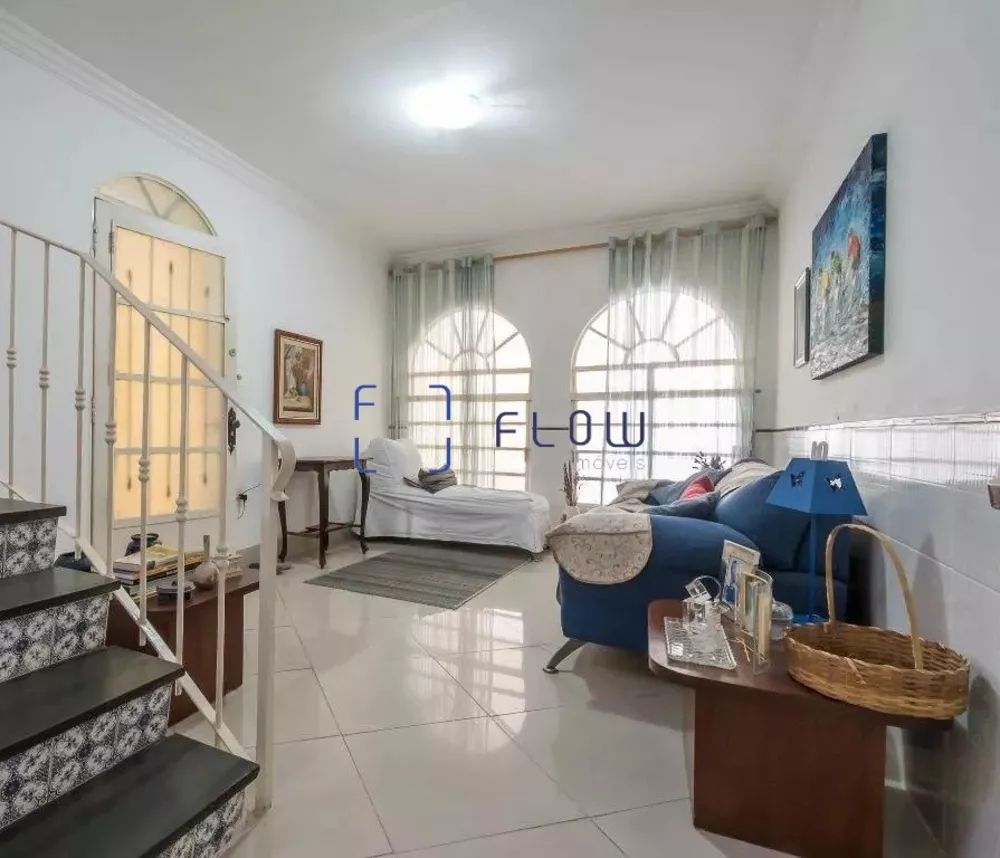 Casa à venda com 4 quartos, 150m² - Foto 1