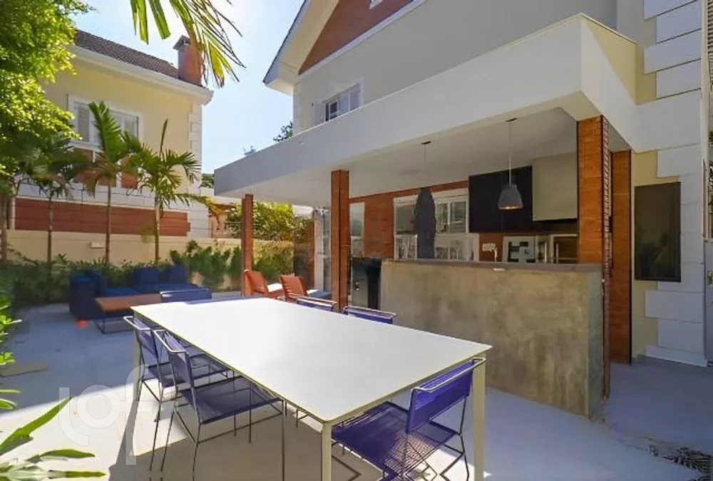 Casa de Condomínio à venda com 4 quartos, 300m² - Foto 1