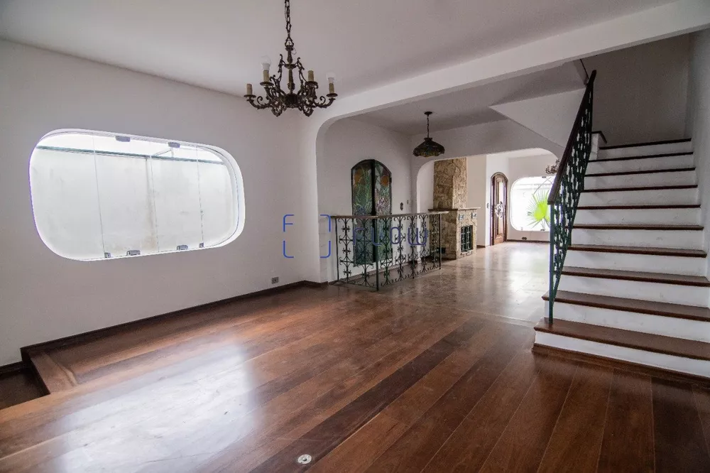 Casa à venda e aluguel com 3 quartos, 300m² - Foto 4