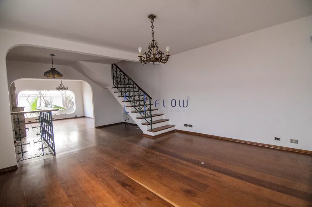 Casa à venda e aluguel com 3 quartos, 300m² - Foto 3