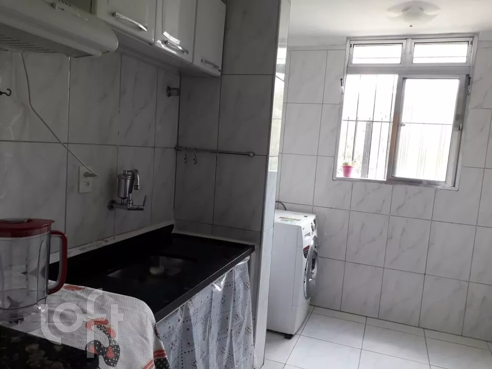 Apartamento à venda com 2 quartos, 42m² - Foto 4