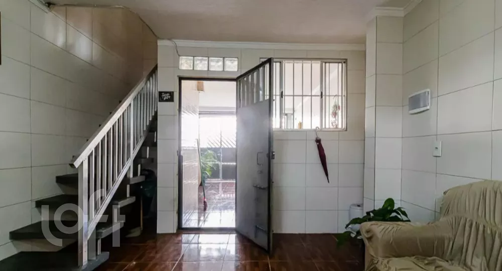 Casa à venda com 2 quartos, 120m² - Foto 1