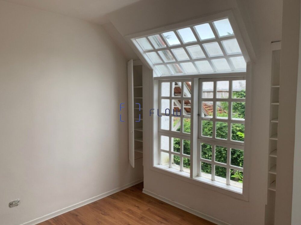 Casa, 3 quartos, 220 m² - Foto 1