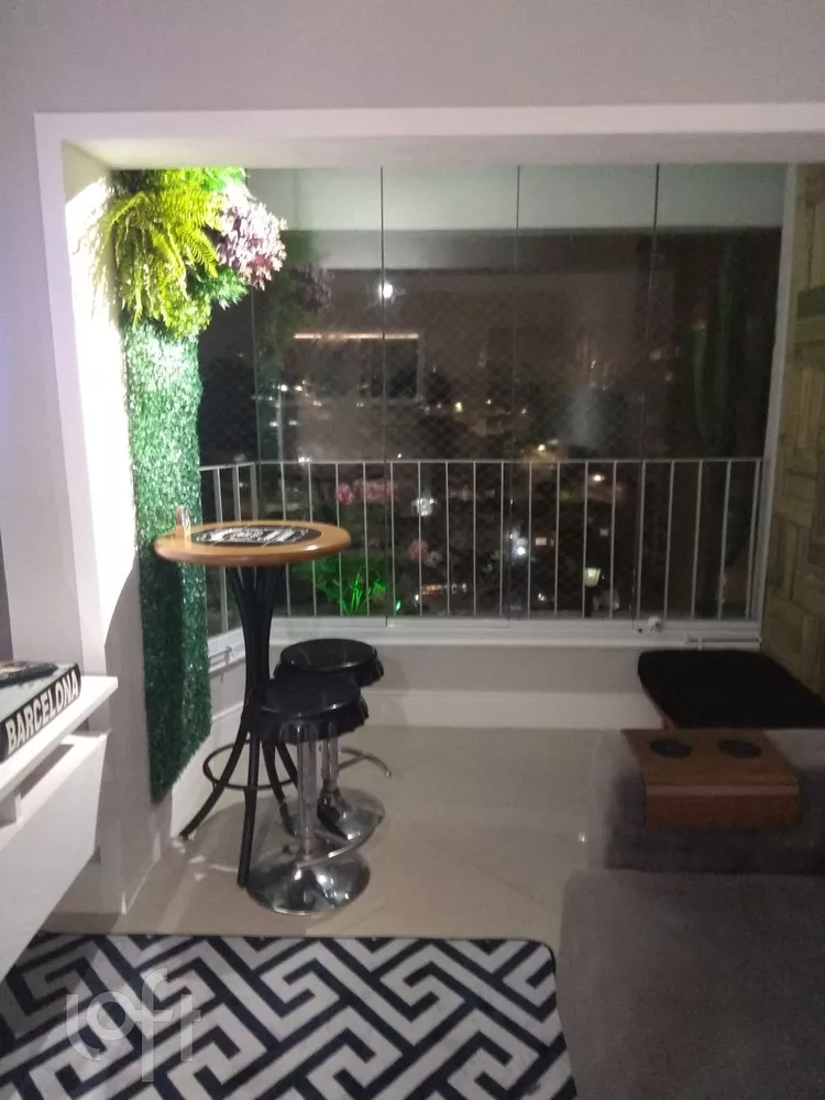 Apartamento à venda com 2 quartos, 66m² - Foto 2