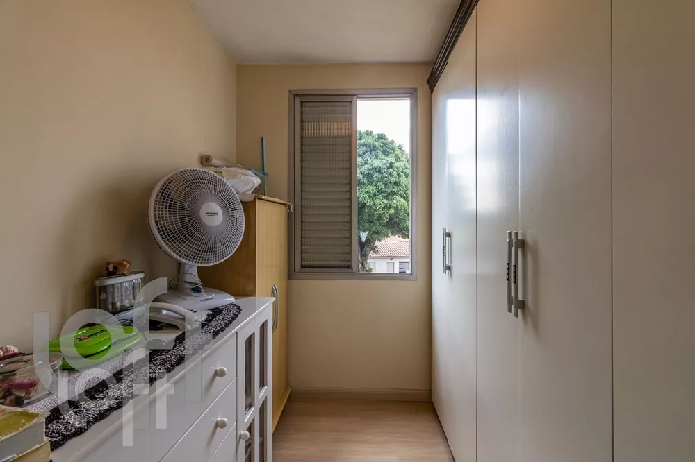 Apartamento à venda com 3 quartos, 76m² - Foto 2