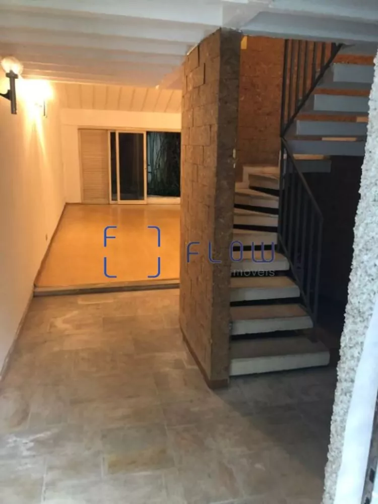 Casa à venda com 3 quartos, 348m² - Foto 2