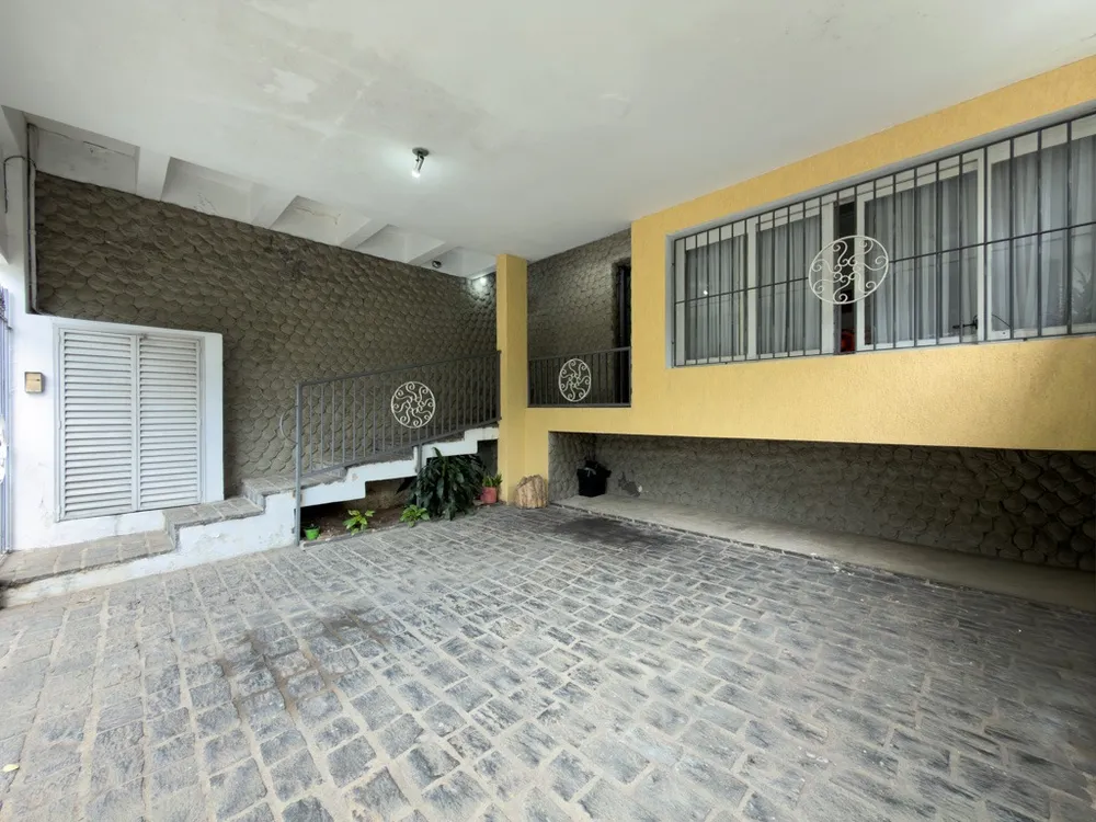 Casa, 4 quartos, 220 m² - Foto 1