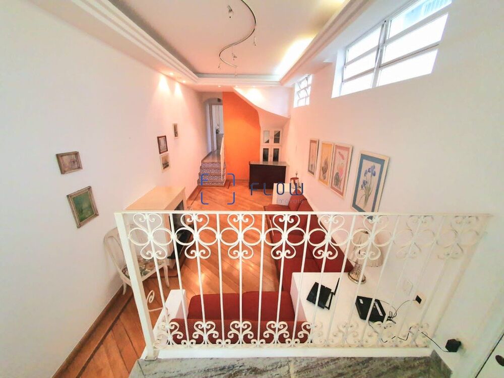 Casa à venda com 3 quartos, 380m² - Foto 4