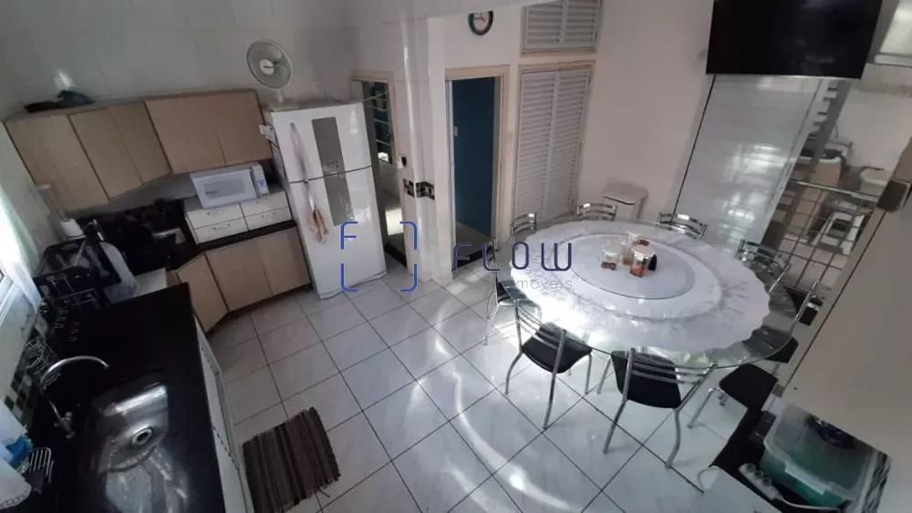 Casa à venda com 4 quartos, 201m² - Foto 3