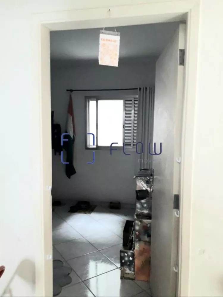 Apartamento à venda com 2 quartos, 72m² - Foto 4