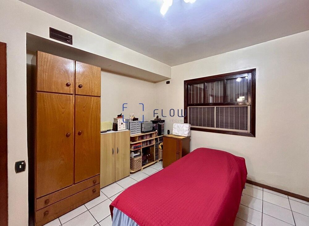 Casa, 4 quartos, 257 m² - Foto 1
