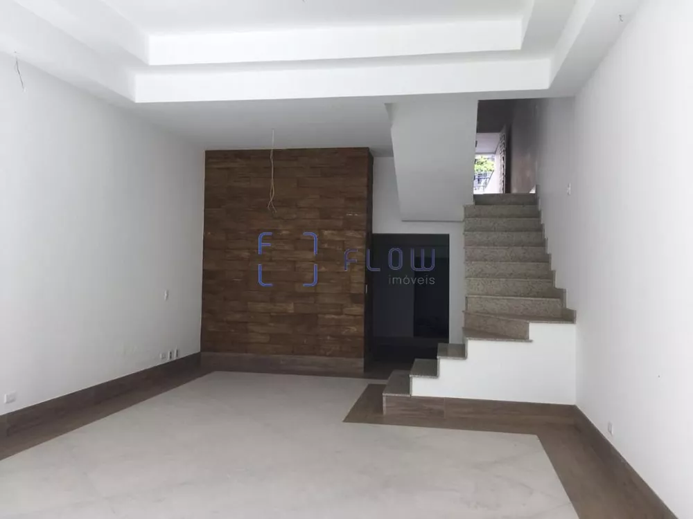 Casa à venda com 3 quartos, 260m² - Foto 1