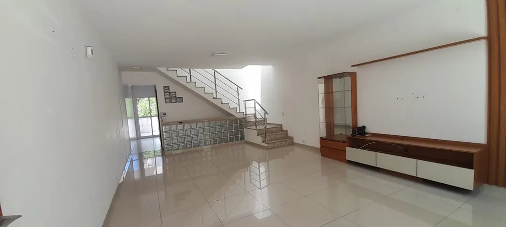 Casa, 3 quartos, 215 m² - Foto 1