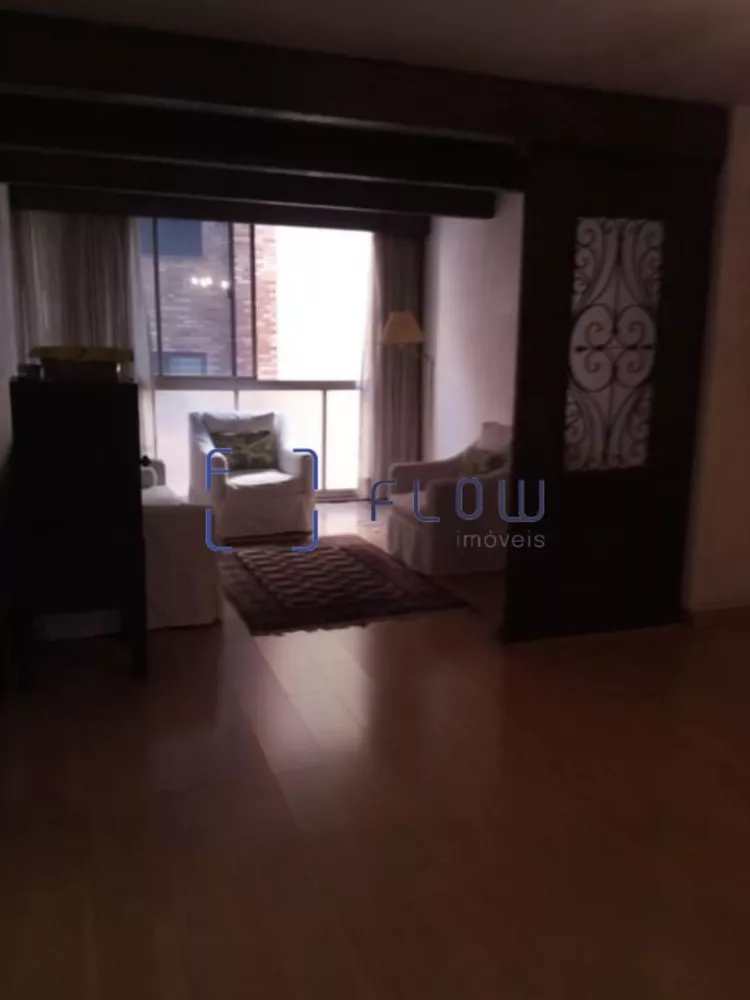 Apartamento à venda com 3 quartos, 139m² - Foto 2