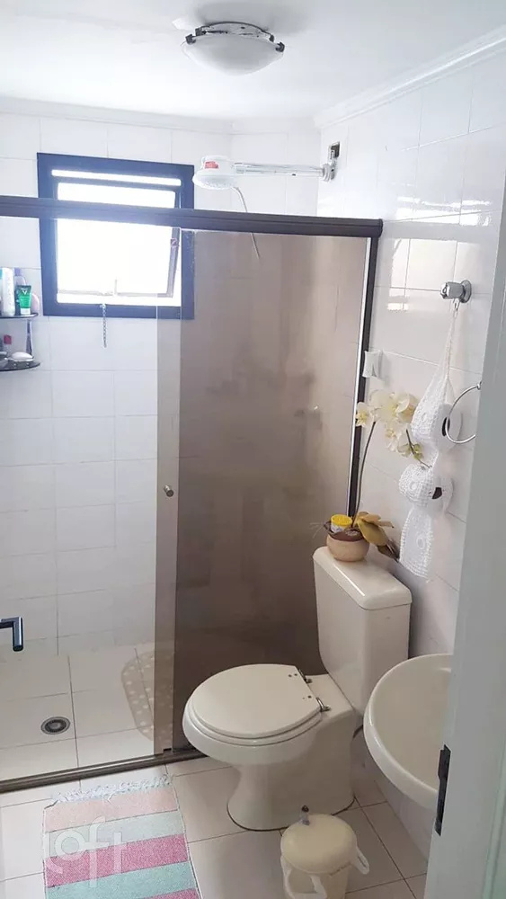 Apartamento à venda com 2 quartos, 64m² - Foto 2