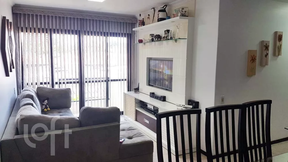 Apartamento à venda com 2 quartos, 64m² - Foto 1