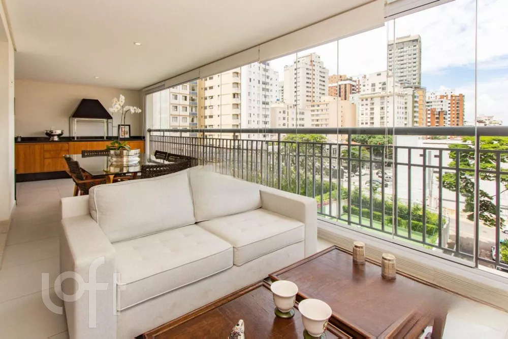 Apartamento à venda com 3 quartos, 246m² - Foto 1